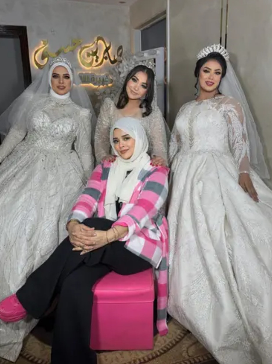العروسات أسماء، بوسي و أميرة مع مصففة الشعر صابرين حسني&nbsp;