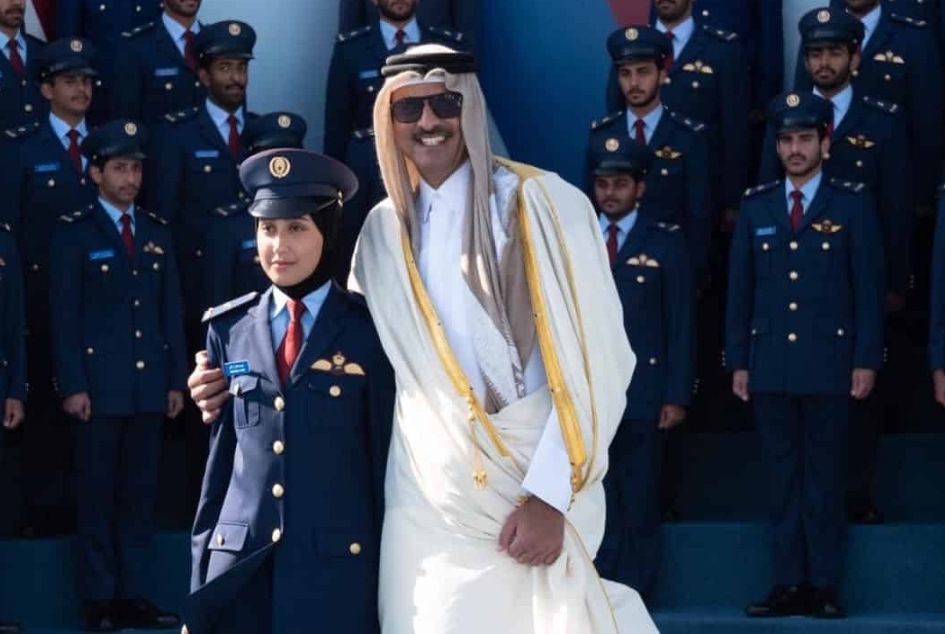صاحب السمو و الشيخة مريم أثناء التكريم&nbsp;