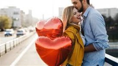 عيد الحب: حكاية ملك بريطانيا الذي تنازل عن العرش من أجل الحب