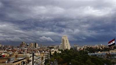 منخفض جوي ماطر مصحوب بالعواصف الرعدية وثلوج على المرتفعات