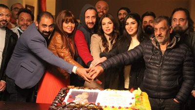 قصة مسلسل عالم تاني