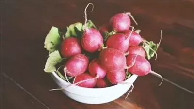 كل ما يهمك معرفته عن فوائد الفجل المذهلة وآثاره الجانبية