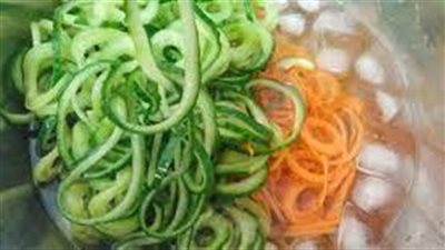 لطة الجزر والخيارسلطة منعشة وصحية