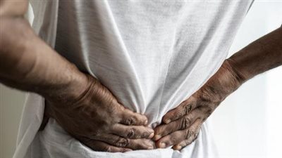 أعراض التهاب فقرات العمود الفقري