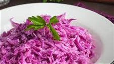 سلطة الملفوف الأحمر طبق جانبي منعش وغني بالفوائد