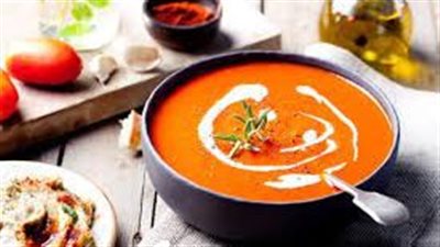 شوربة الطماطم بالكريمة طبق لذيذ وسهل التحضير