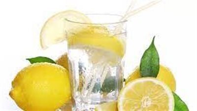 ماء الليمون مشروب صحي لذيذ وغني بالفوائد