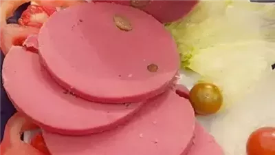 طريقة عمل لانشون اللحمة