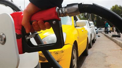 سعر البنزين في سورية أقل من الأردن وأعلى من لبنان … استهلاك سورية من البنزين حالياً 50 بالمئة من استهلاك ما قبل الحړب