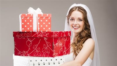 أفكار هدايا للعروس من صديقاتها