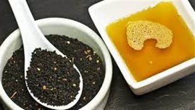 فوائد حبة البركة مع العسل