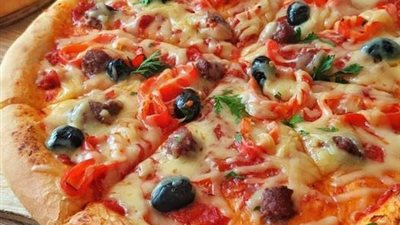 بيتزا المطاعم بكل اسرارها | عجينة قطنية مع صلصة البيتزا بطريقة احترافية