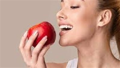 أطعمة تقوي اللثة