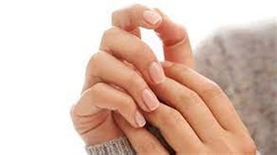 كيف تُزيل الحناء من أظافرك بشكل طبيعي؟