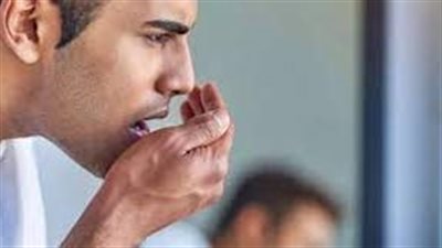 وداعاً لرائحة الثوم: 5 طرق فعّالة لإزالة رائحة الثوم من الفم