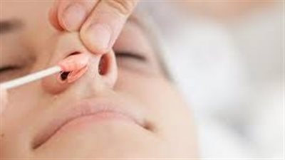 5 طرق سهلة وفعالة لإزالة شعر الأنف