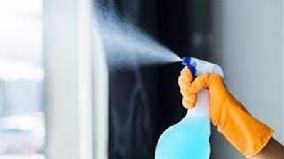 طريقة تنظيف زجاج الحمام