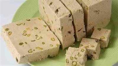 طريقة عمل حلاوة الطحينية بالمكسرات