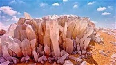 سحر البريق: رحلة عبر عالم الكريستال
