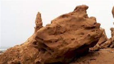 ما هي آثار تعرية الماء