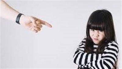 كيف تتعاملين مع طفلك إذا أخطأ؟