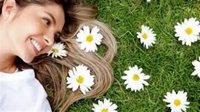 البابونج: حليفكِ للحصول على شعرٍ خالٍ من المشاكل