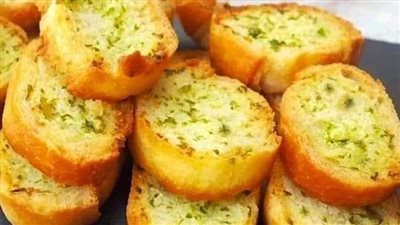 طريقة عمل خبز بالثوم والزعتر