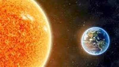 سبب تغير المسافة بين الشمس والأرض
