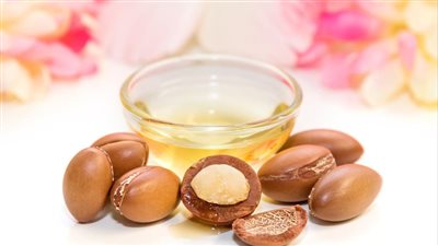 كل ما تريد معرفته عن زيت الارغان وفوائدة للشعر