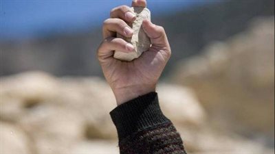 قصة توقف بسبب حجر !