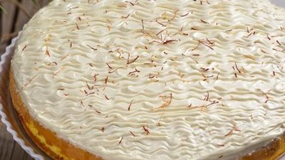 طريقة عمل كيكة الزعفران بالحليب