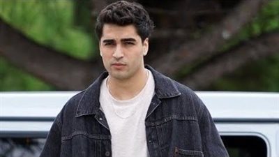 من هو بطل مسلسل طائر الرفراف ؟