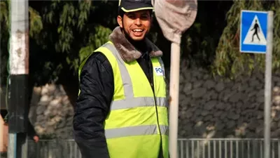  تعبير عن شرطي المرور