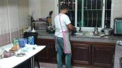 رجل يطلق زوجته بسبب اغنية مسيطرة!