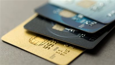 كيفية فتح حساب بنكي لمن هم أقل من 18 سنة