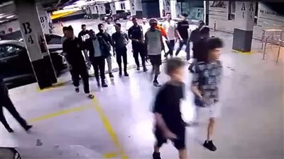 تحرش بزوجة لاعب الأهلي.. مشاجرة إمام عاشور تثير ضجة في مول الشيخ زايد!