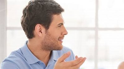 كيف أعرف أنه يحبني من تصرفاته ونظراته ؟
