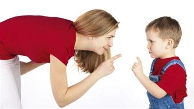 خطوات للتخفيف من عناد طفلك