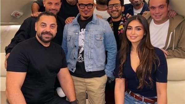صورة لعمرو دياب متجهاً
