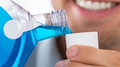 5 زيوت مفيدة لصحة الفم والأسنان