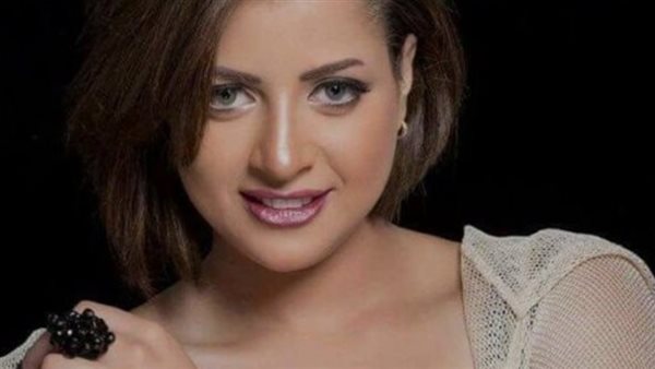 منى فاروق 