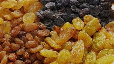 اكتشفي سحر الزبيب: فوائد مذهلة لنظامك الغذائي