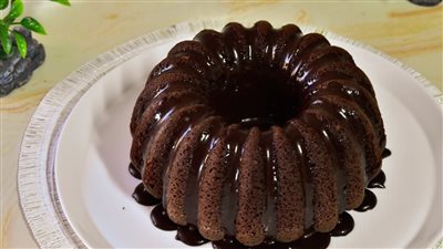 كيكة الشكولاته بالخلاط  مع صوص الشكولاته