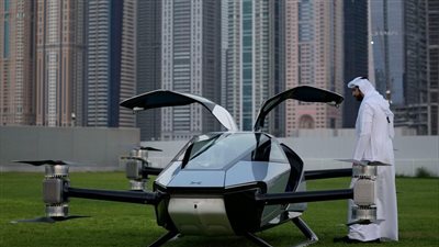 أبوظبي تبدأ تصميم المسارات الجوية للتاكسي وطائرات الشحن المسيرة