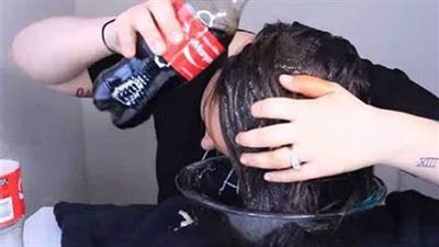 هل يجب عليك غسل شعرك بالكولا، تعرف على الأسباب؟