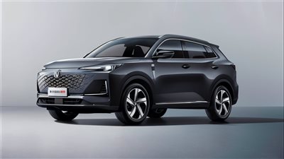شانجان UNI-S 2025 بعدة ألوان السيارة العائلية