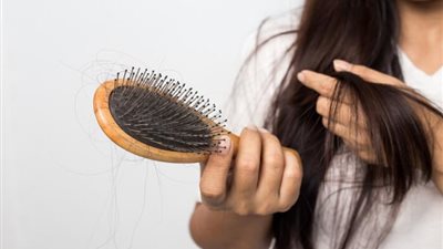 تساقط الشعر انواعه واسبابه وطرق علاجه