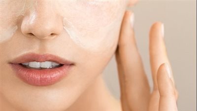 افضل مرطب للپشرة الدهنية