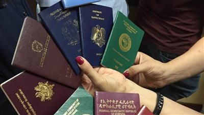 مسؤولون نرويجيون ودنماركيون يزعمون زوراً أن جوازات السفر تنتهي صلاحيتها بعد 9 سنوات و9 أشهر