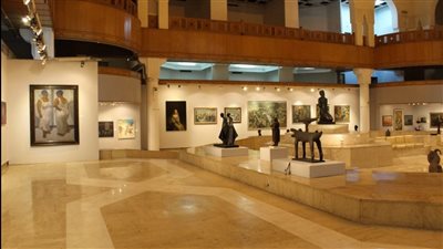 ورشة مفتوحة للرسم الحي في متحف الفن الحديث بالقاهرة